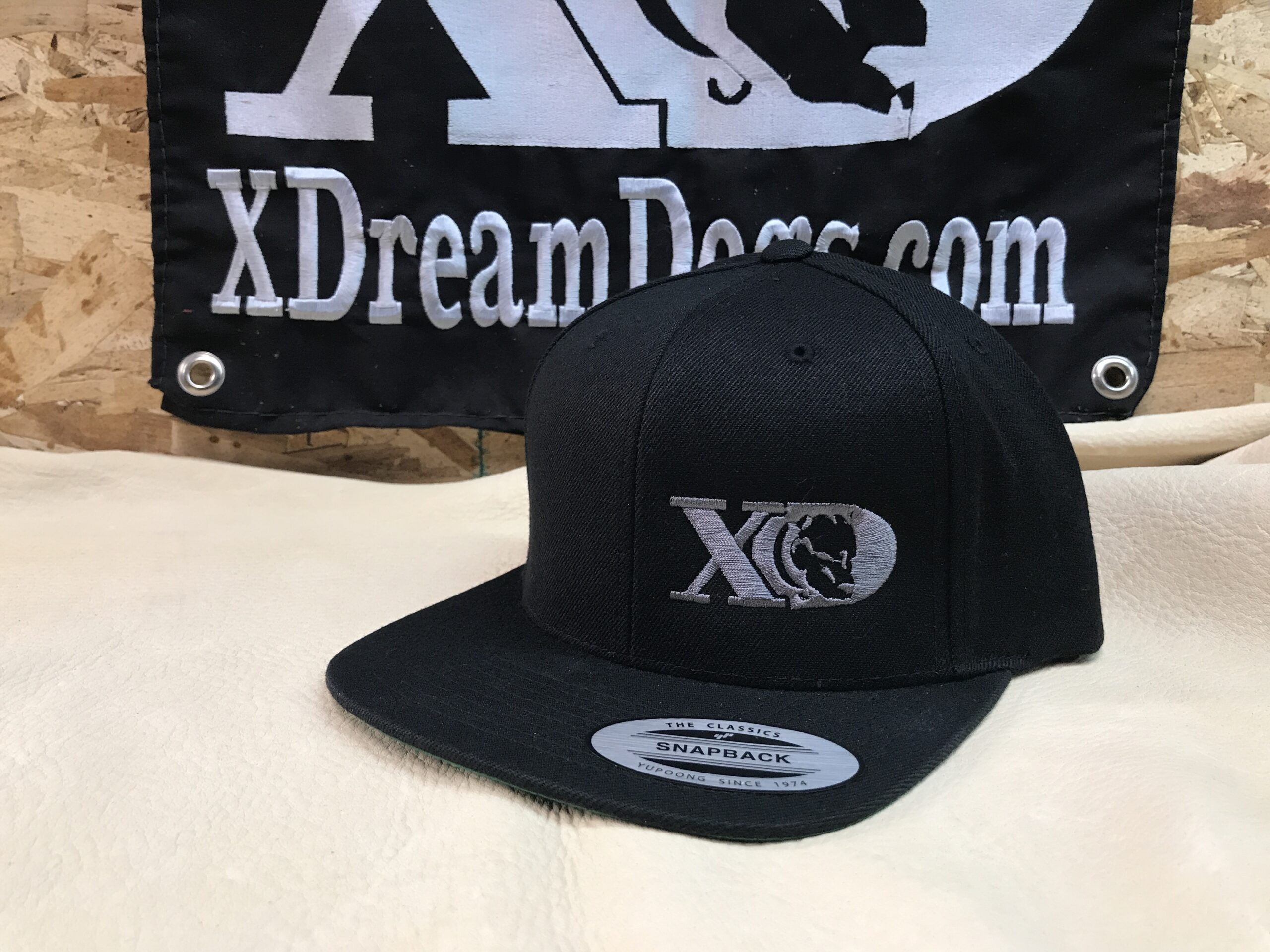 XD Flatbill Snapback Black and Grey