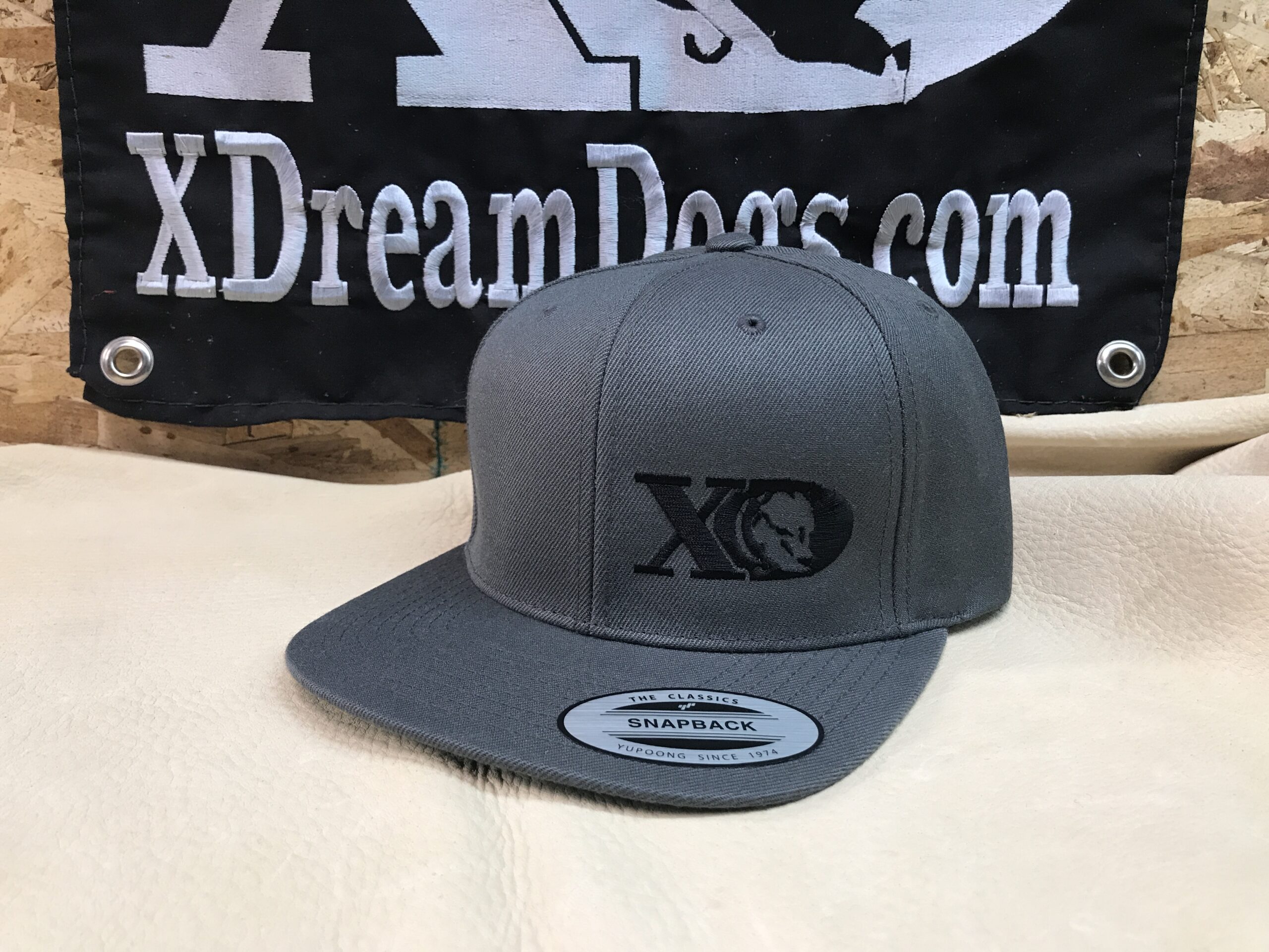 XD Flatbill Snapback Grey with Black