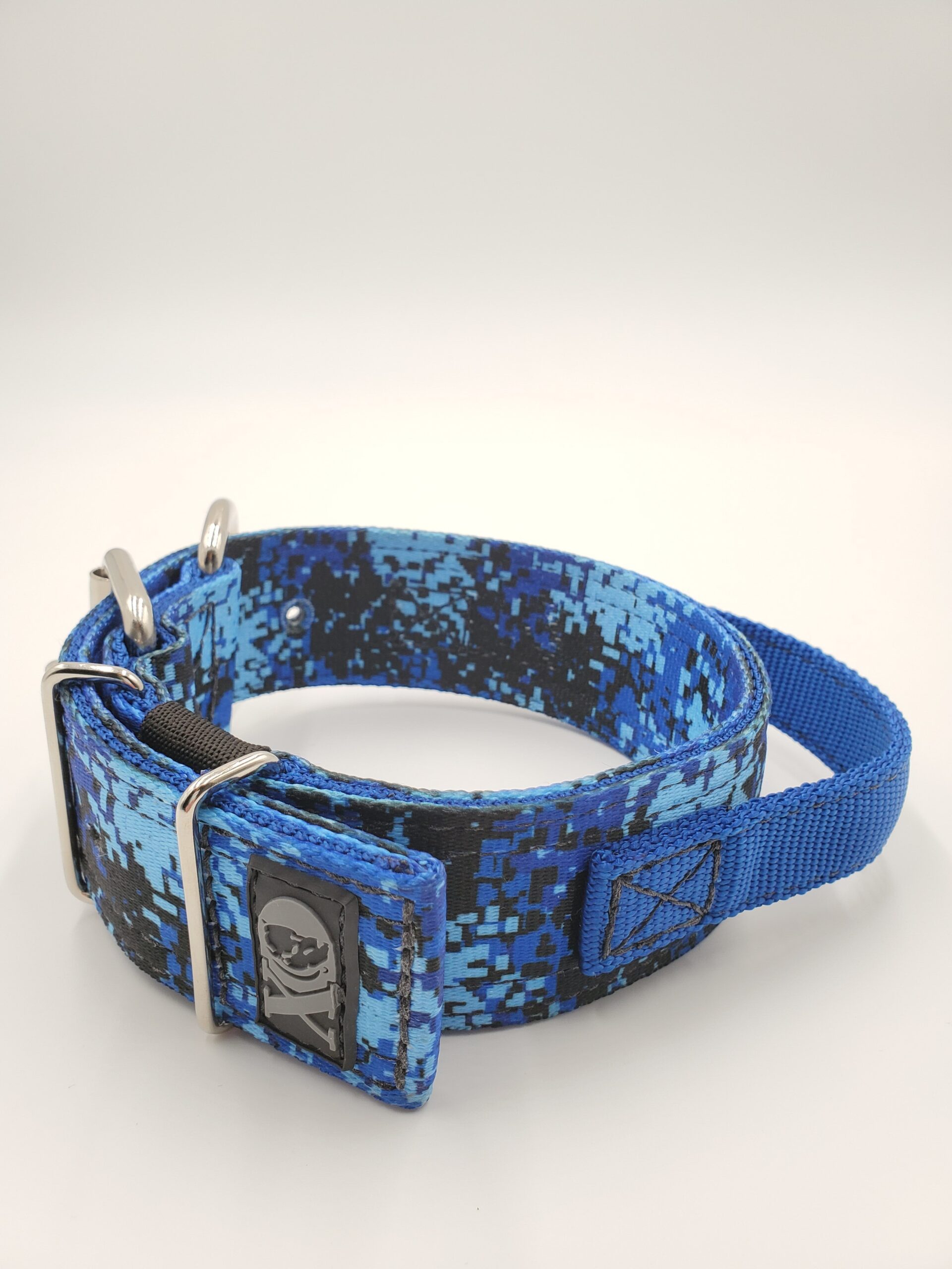2" Nylon Collar, Digital Camo Blue Outer, Pacific Blue Inner & Handle, Black Stitch, Neck Size 15-20"