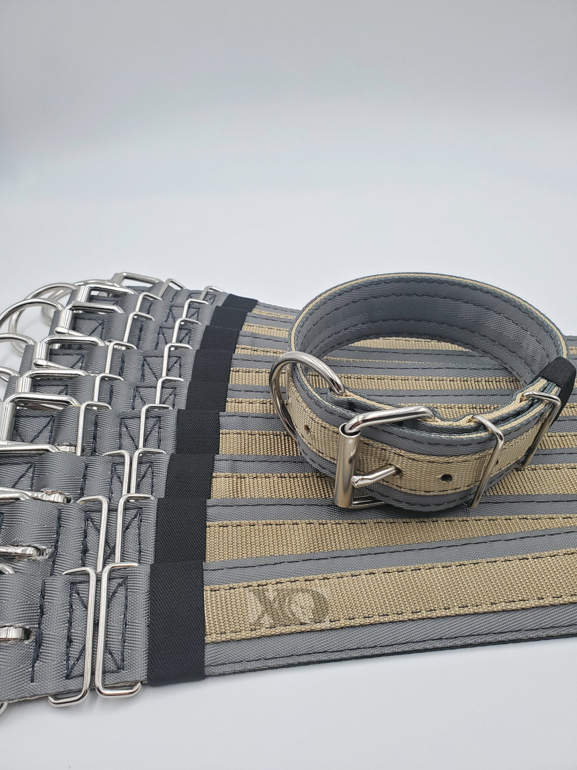 2" Wide Kennel Pack, Grey Seat Belt Outer, Tan Inner & Stripe, Grey Stitch, Size 16-21"