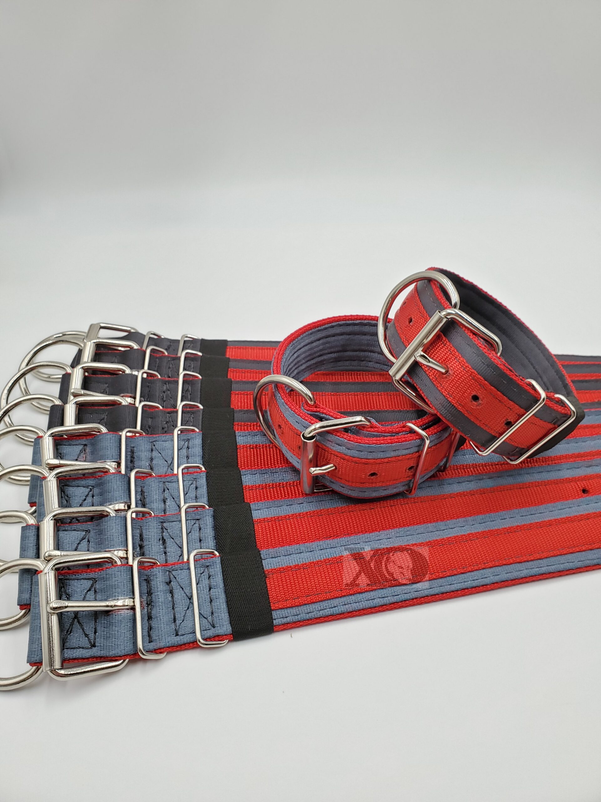 2" Wide Kennel Pack, Seat Belt Outer, Light Red Inner & Stripe, Black Stitch, Size 14-19"
